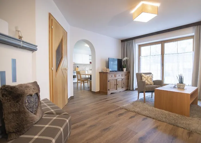 アパート Romantik ペルティサウ